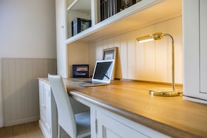Apartment | 2 bedrooms, desk, blackout drapes, free WiFi - EUROPEA Residence Wemmel (Wemmel)