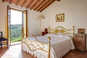 2 chambres, bureau, accès Internet, draps fournis