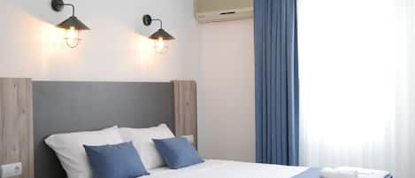 Standard Double Room | Desk, free WiFi, bed sheets
