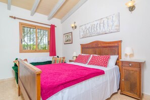 2 chambres, fer et planche à repasser, Wi-Fi gratuit, draps fournis