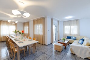 Dining - Fidalsa White House Premium (Mutxamel / Muchamiel)