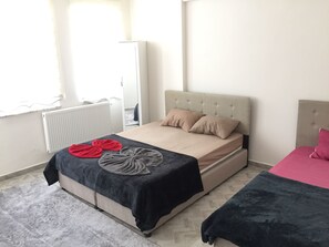 1 bedroom, desk, free WiFi, bed sheets