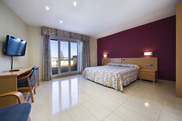 In-room safe, rollaway beds, free WiFi - Hotel Jardi Apartments (Mollerussa)