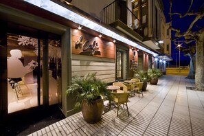 Façade de l’hébergement - soirée/nuit