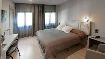 Safe på rommet, ekstrasenger (mot et tillegg) og wi-fi (inkludert)