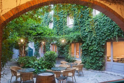 Hotel Jardi Apartments