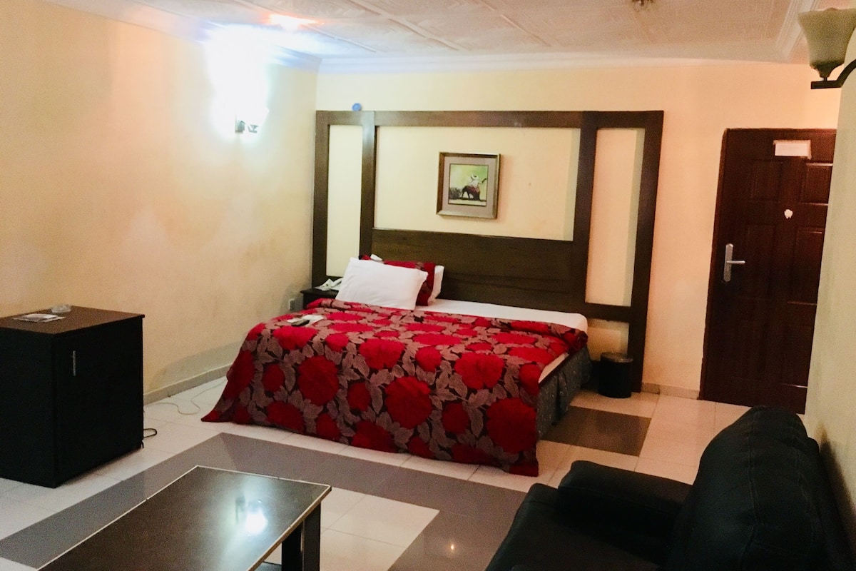 Executive Room | In-room safe, desk, free WiFi, bed sheets
