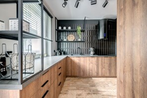 Suite – deluxe, 1 soverom, balkong (4 adults) | Eget kjøkken | Kjøleskap, kokeplater, espressomaskin og vannkoker