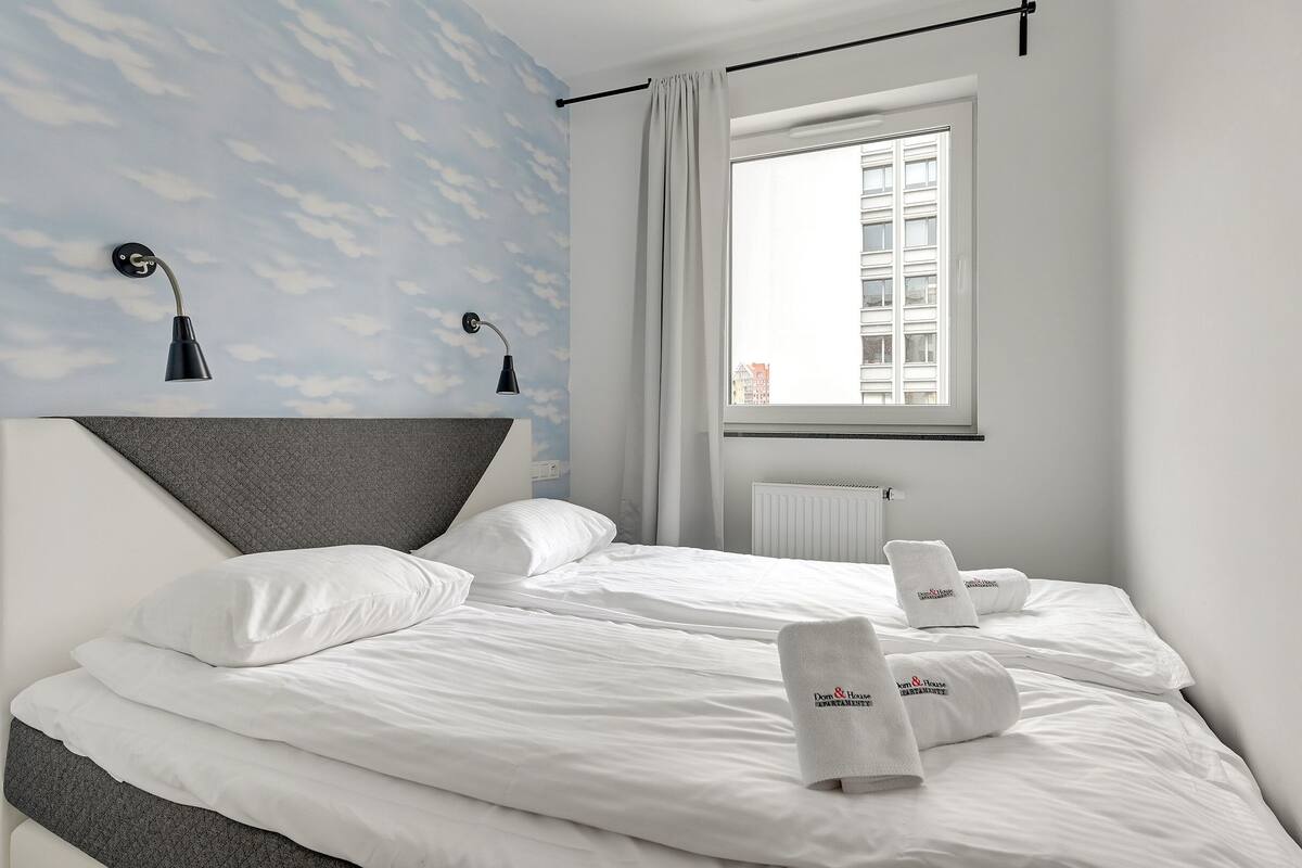 Suite, 1 camera da letto, balcone (4 adults) | 2 camere, biancheria da letto ipoallergenica, con stile personalizzato