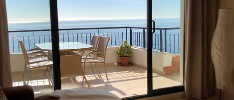 2 bedrooms, in-room safe, iron/ironing board, free WiFi