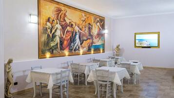 Colazione a buffet inclusa, servita tutte le mattine