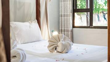 Teak Rooms | Free WiFi