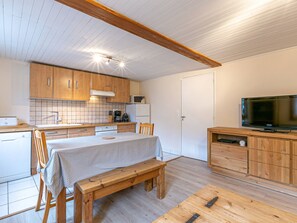 Geladeira, micro-ondas, fogão, lava-louças