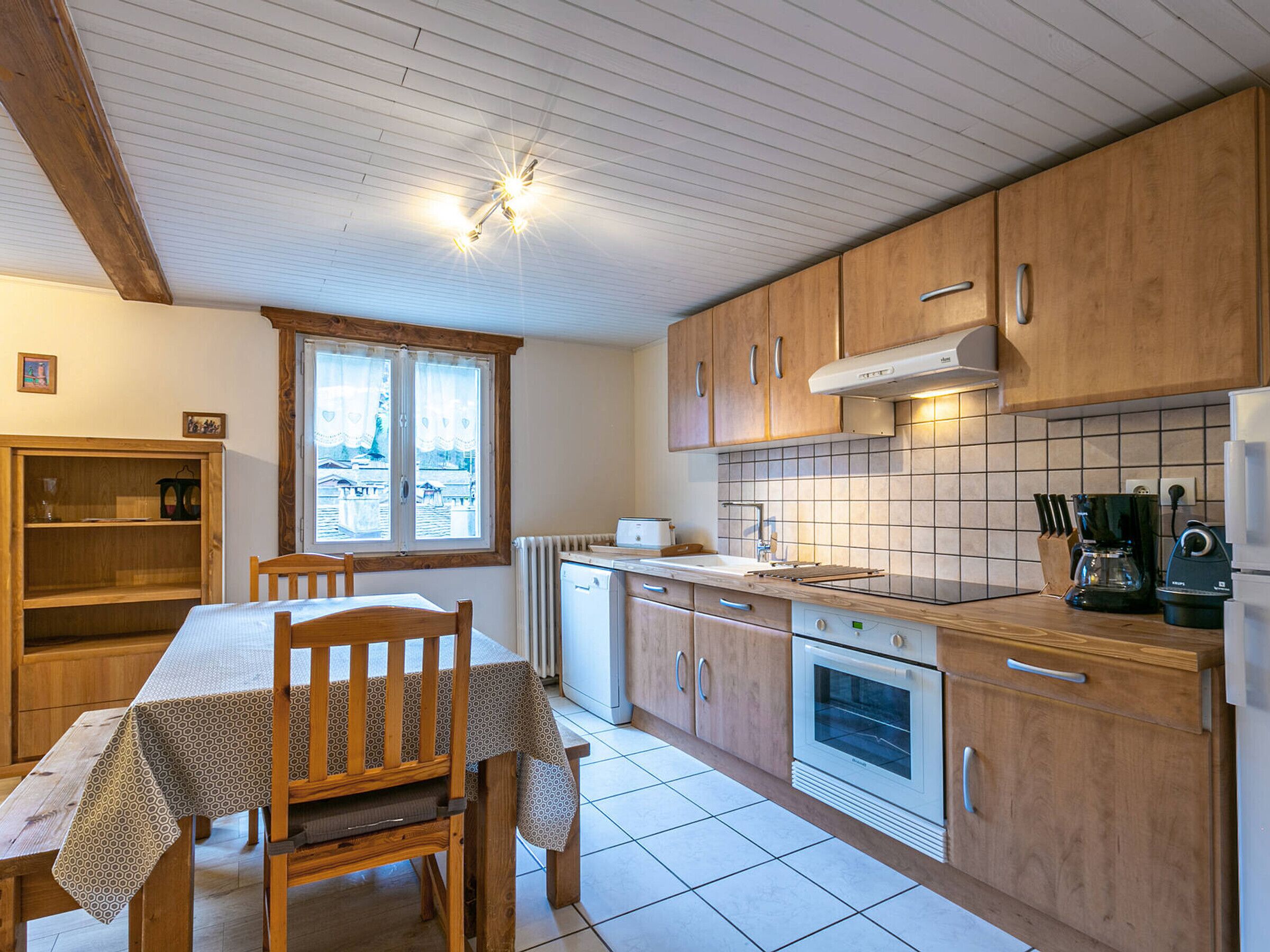 冷蔵庫、電子レンジ、オーブン、食器洗い機