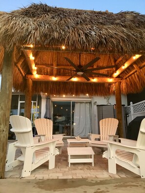 Terrace/patio - CASA NAUTICA @ KCB•NOW OPEN JAN 2026•KAYAKS•BIKES •CABANA CLUB WITH BEACH & POOL (Key Colony Beach)