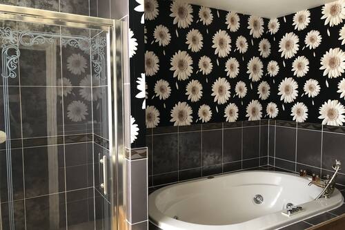 Superior Double Room, 1 King Bed, Garden View | Bathroom