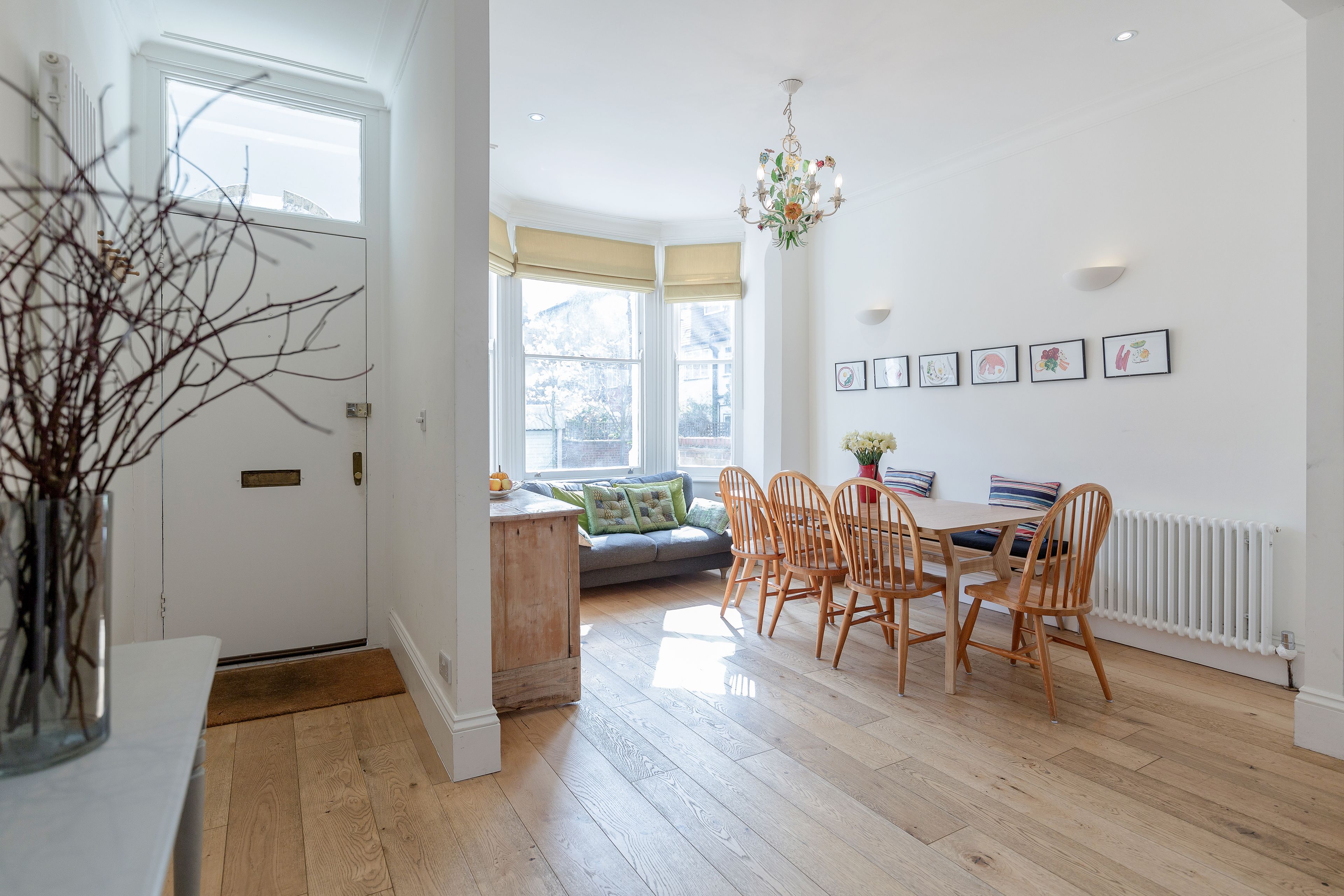 Casa, 3 quartos | Opções para refeição no quarto