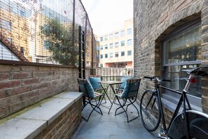 Terrace/patio - Vauxhall Oasis - 3 Bed House by BaseToGo (London)