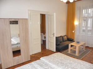 Apartamento premium, 1 quarto, vista para a cidade | 1 quarto, escrivaninha, quartos à prova de som