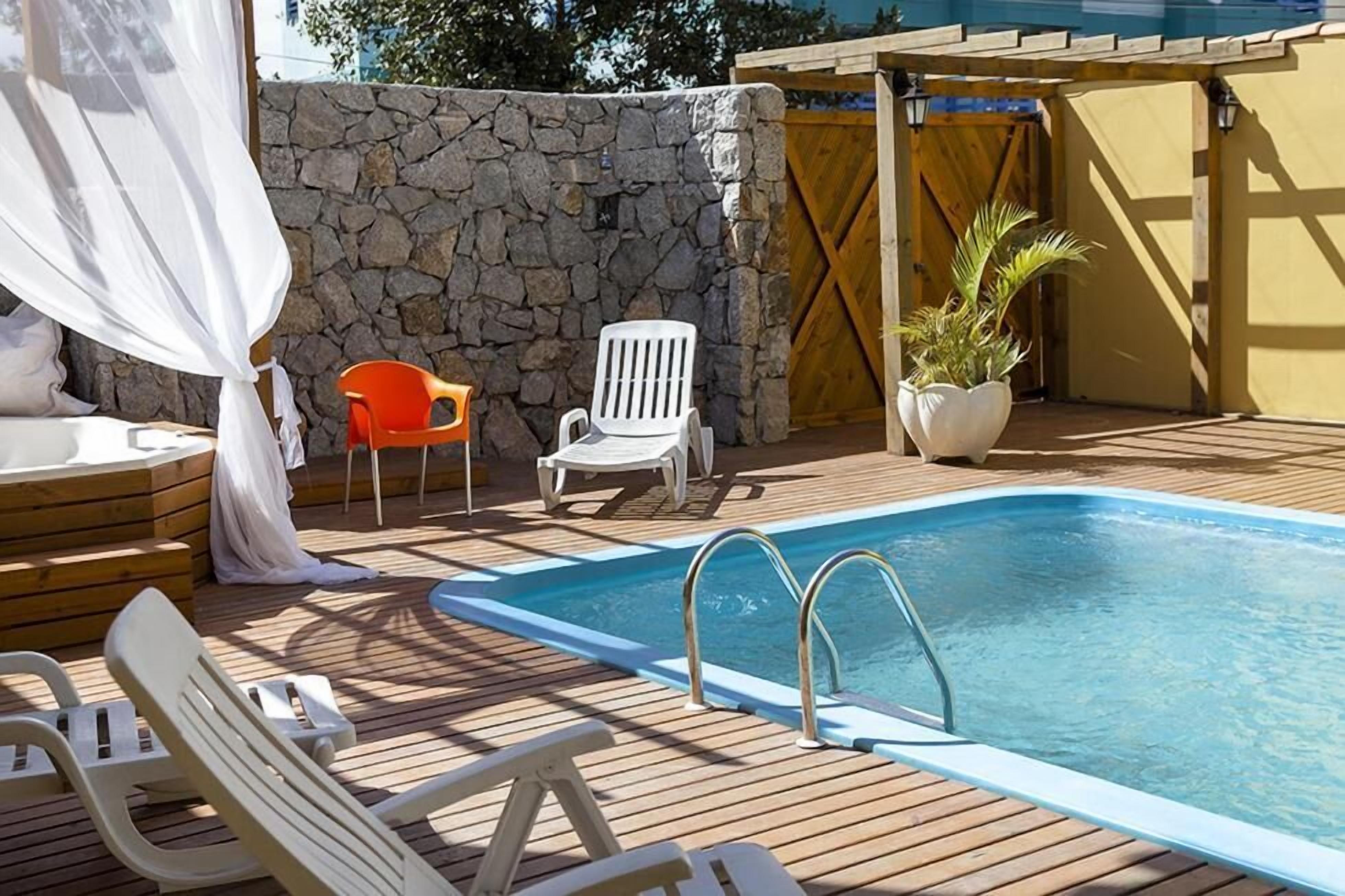 Hồ bơi ngoài trời 