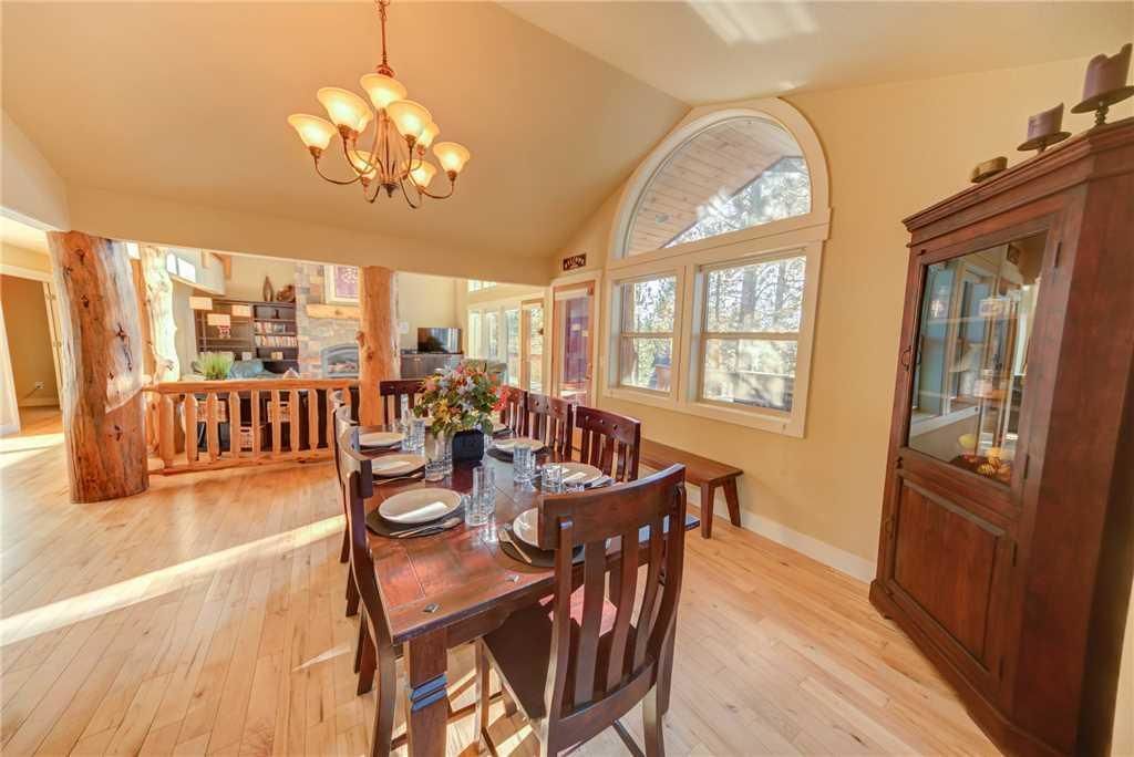 Deluxe House, 4 Bedrooms, Balcony, River View | In-room dining