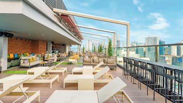 住宿內酒吧