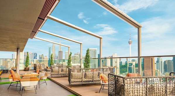 Breakfast, lunch and dinner served - Hilton Garden Inn Kuala Lumpur Jalan Tuanku Abdul Rahman South (Kuala Lumpur)