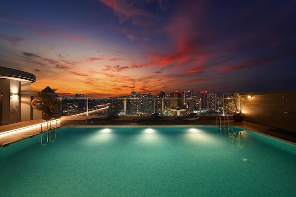 Outdoor pool - Hilton Garden Inn Kuala Lumpur Jalan Tuanku Abdul Rahman South (Kuala Lumpur)