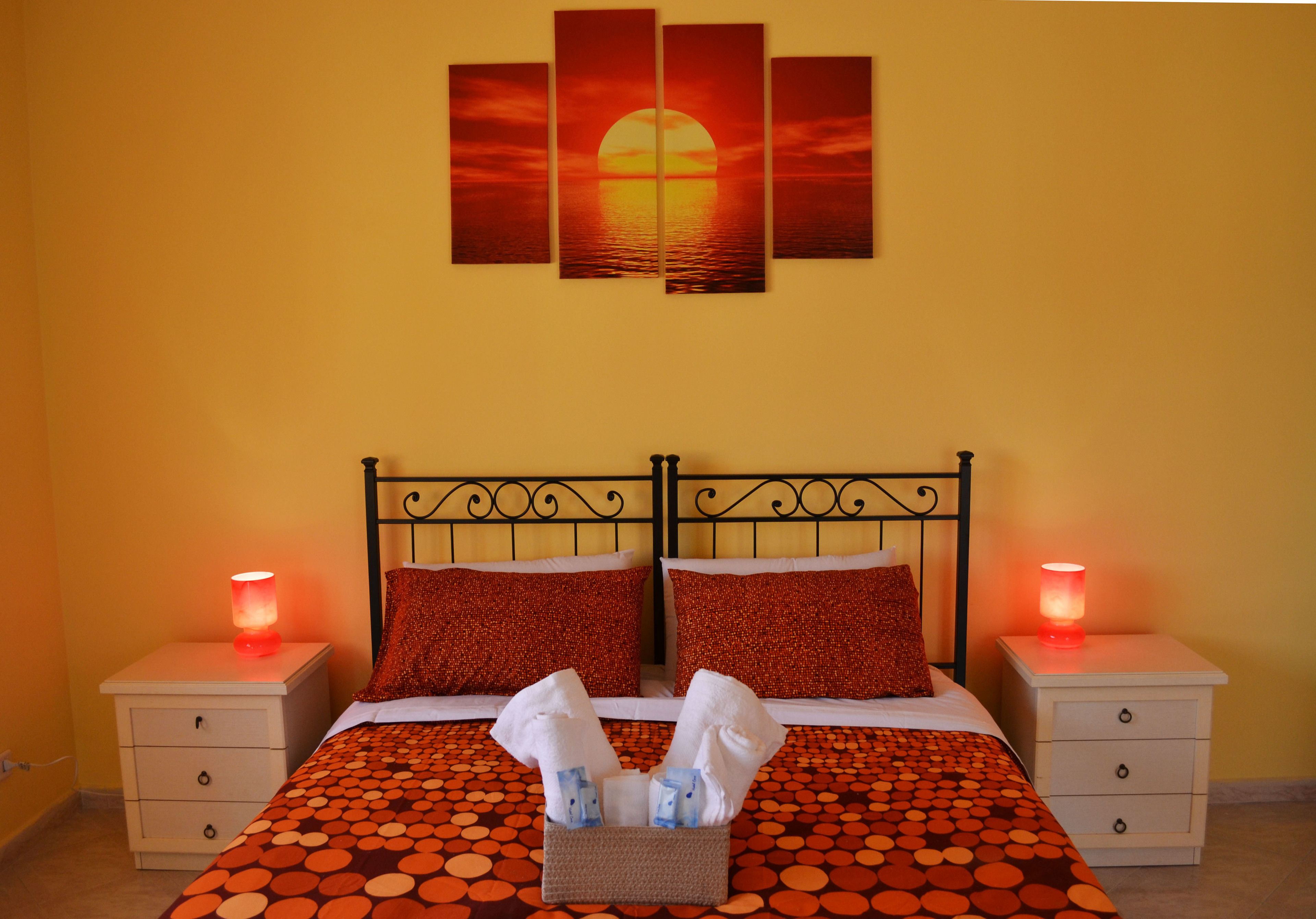 Kamar Quadruple, kamar mandi pribadi | Seprai premium, meja kerja, Wi-Fi gratis, dan seprai linen