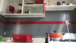 Casa, várias camas | Cozinha privada | Cafeteira/chaleira, geladeira, micro-ondas, fogão