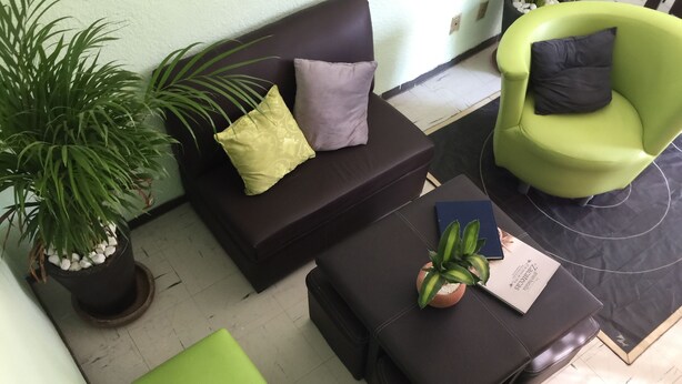 Casa, várias camas | Sala de estar | TV de tela plana