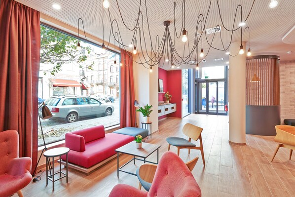 Coin salon dans le hall