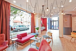 Siddeområde i lobbyen