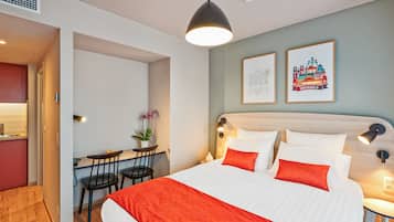 Studio (Double) | Desk, soundproofing, iron/ironing board, free WiFi