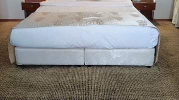 Caja de seguridad en la habitación, wifi gratis y ropa de cama