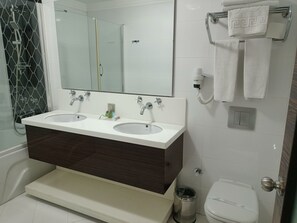 Shower, free toiletries, hair dryer, slippers - Avsar Hotel (Malatya)