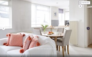 Living area - Putney Court - 1 Bed Apartment by BaseToGo (London)