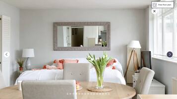 Apartamento, 1 quarto | Opções para refeição no quarto