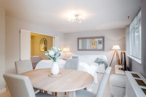 Apartment, 1 Bedroom | In-room dining - Putney Court - 1 Bed Apartment by BaseToGo (London)