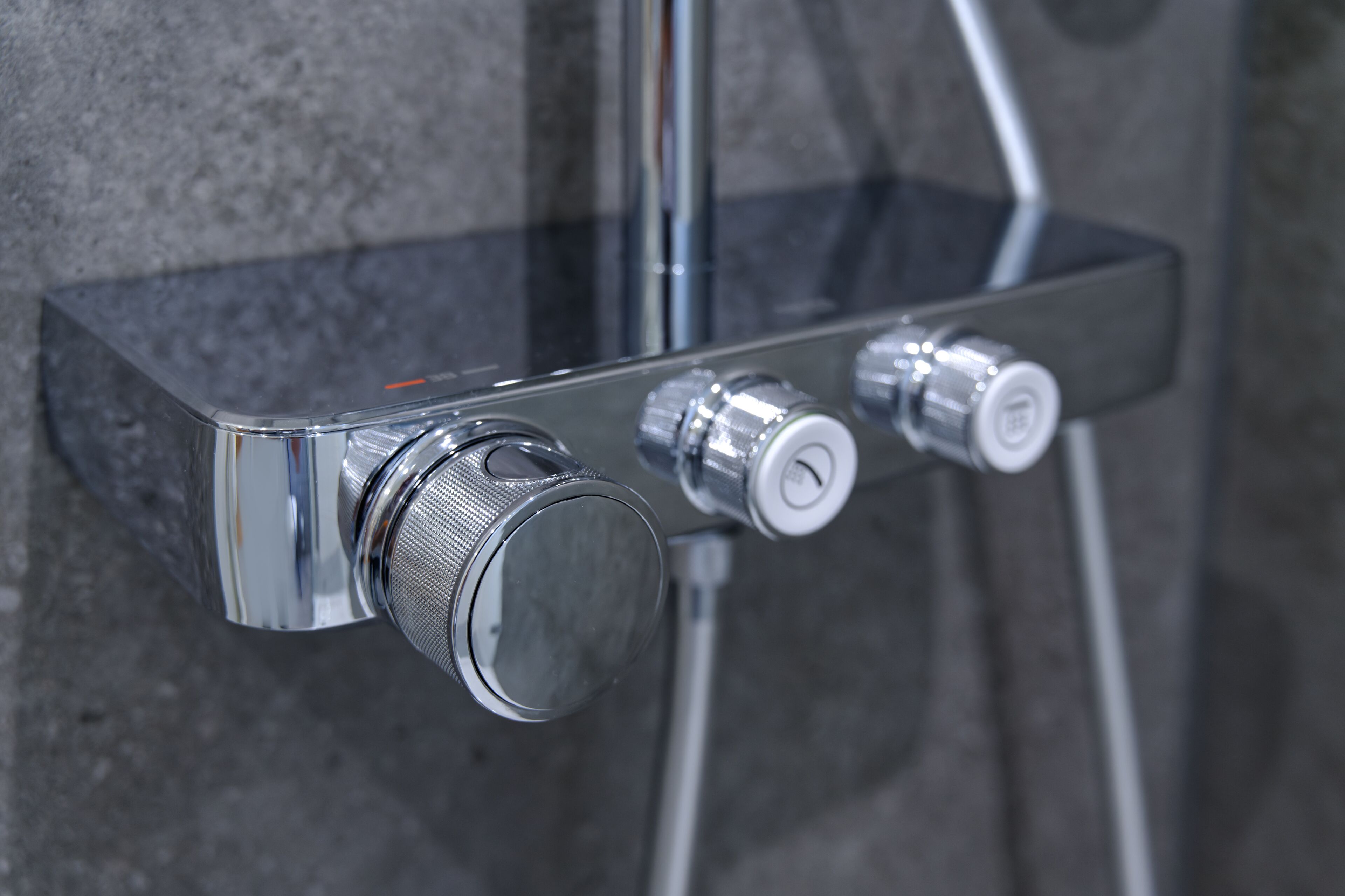 shower, rainfall showerhead, free toiletries, hair dryer