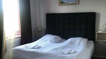 Desk, iron/ironing board, free WiFi, bed sheets