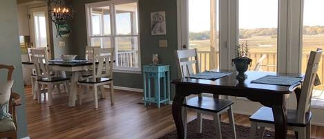 House, 4 Bedrooms | Dining