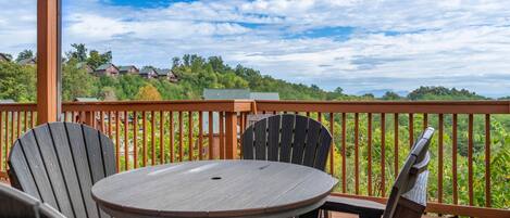 Cabin, 2 Bedrooms | Outdoor dining