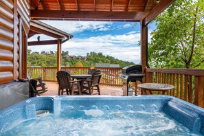 Cabin, 2 Bedrooms | Outdoor dining