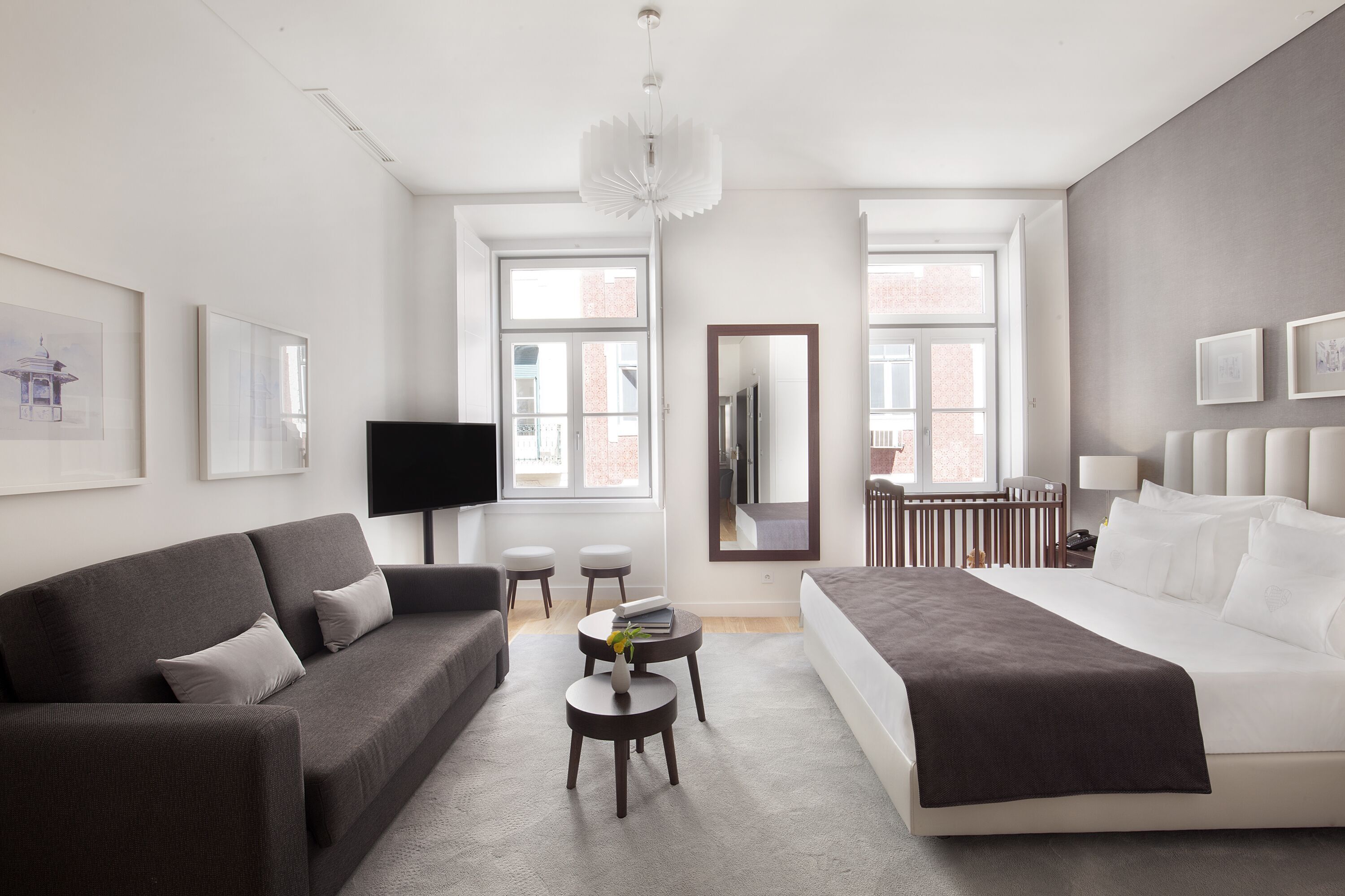 In-room safe, soundproofing, iron/ironing board, free WiFi