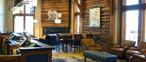 Condo, 2 Bedrooms | Lobby