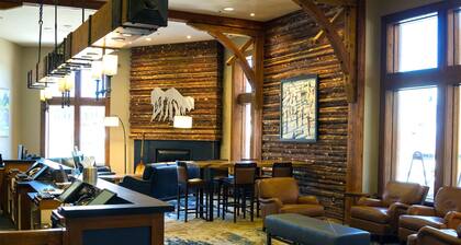 Comfortably Furnished Condo w Canyons Village View by RedAwning - Save 20% on 7+ Nights!