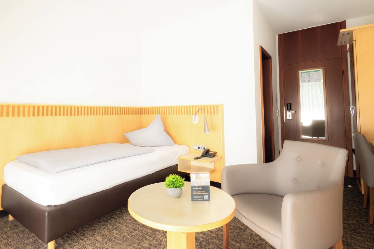 ตู้นิรภัยในห้องพัก, โต๊ะทำงาน, พื้นที่ทำงานแบบใช้แล็ปท็อป, Wi-Fi ฟรี