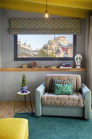 Deluxe Suite | Living area | Smart TV - The Frogs Guesthouse (Athens)