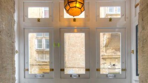 Classic Townhome, 1 Bedroom | Balcony - Valletta G-House (Valletta)